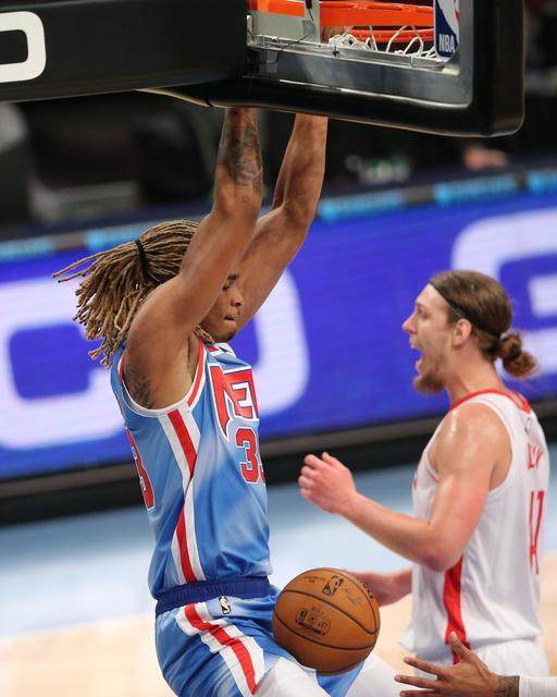 kaiyun-篮网内线众“星”云集 决胜时刻却依旧是小鬼当家？