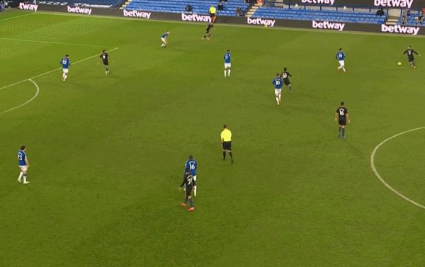 1613601924755058113.gif 04.gif